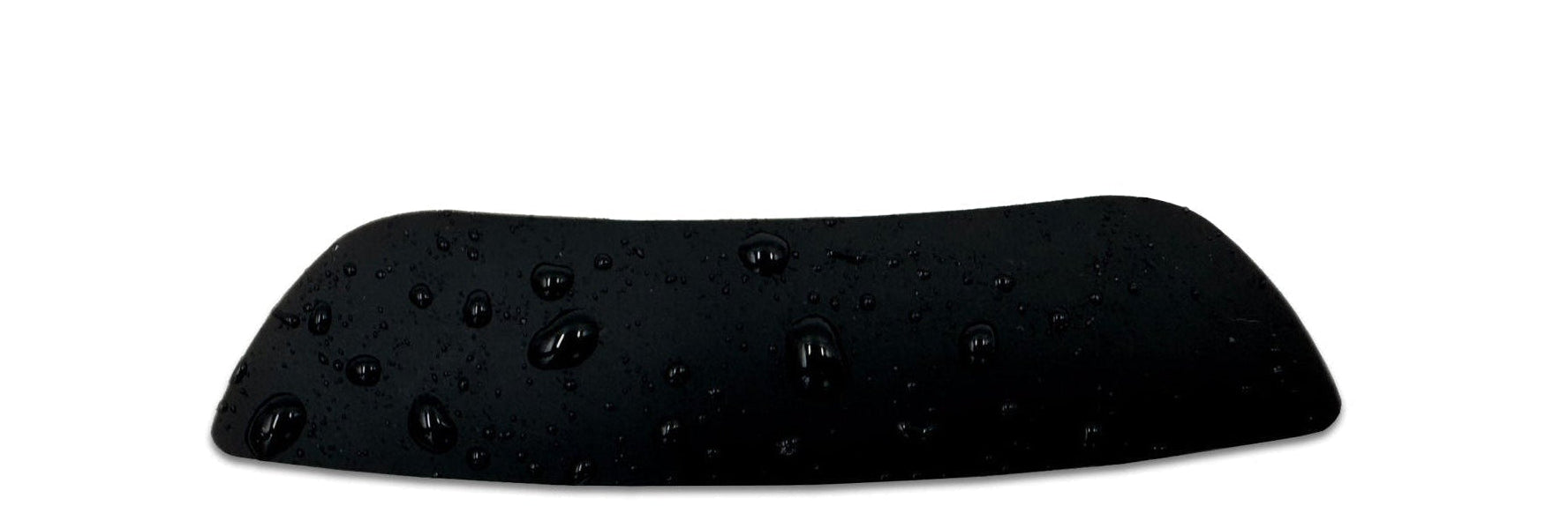 Snorkel seal moustache barrier tgat stops leaks in mask with water on it